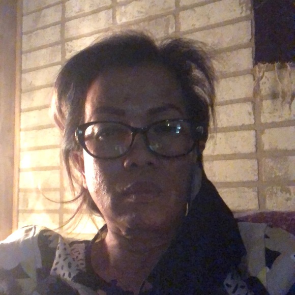 Meet your Posher, Amalia - Picture 1 of 1